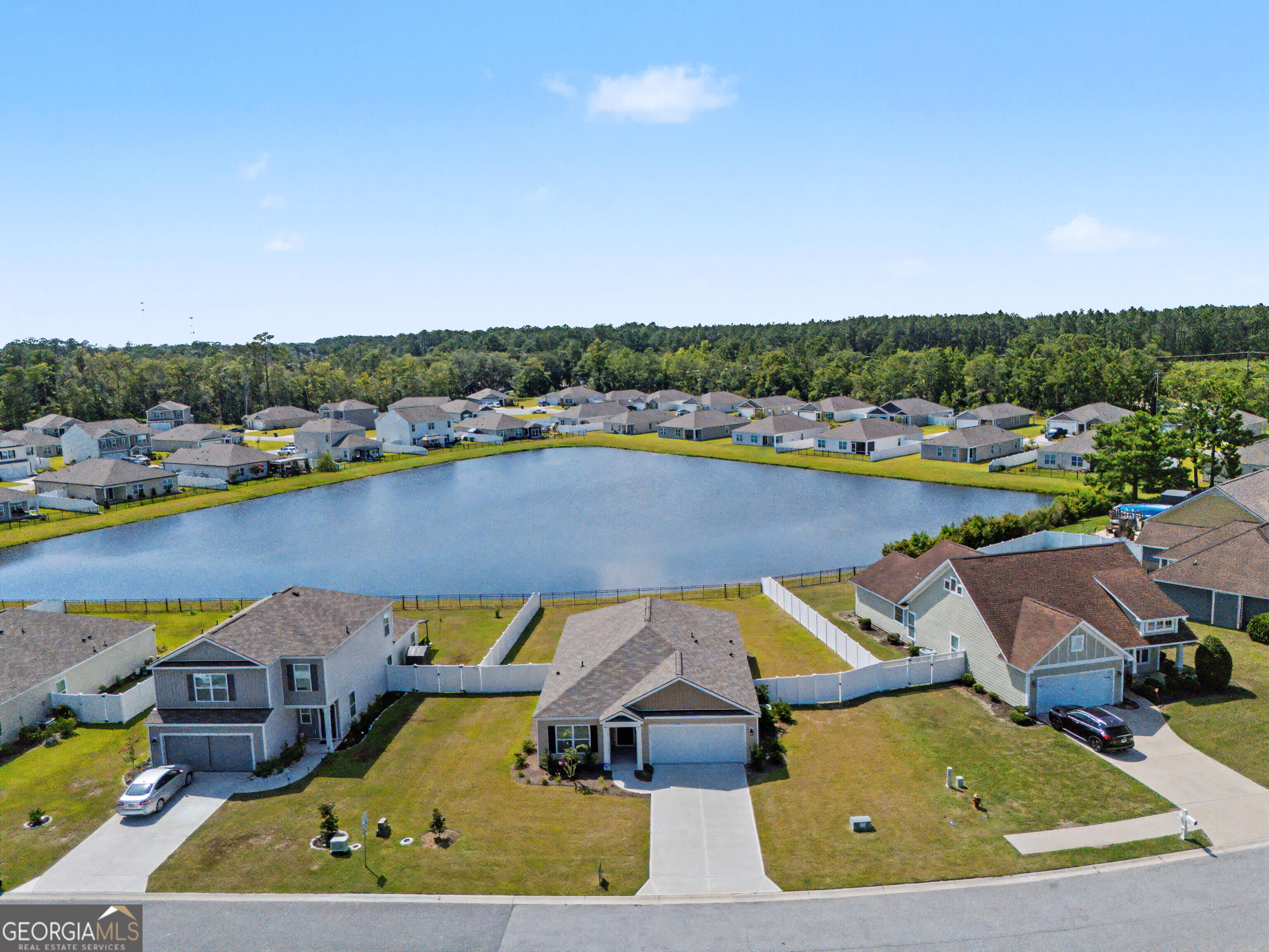 38 Autumns Wood Dr — photo