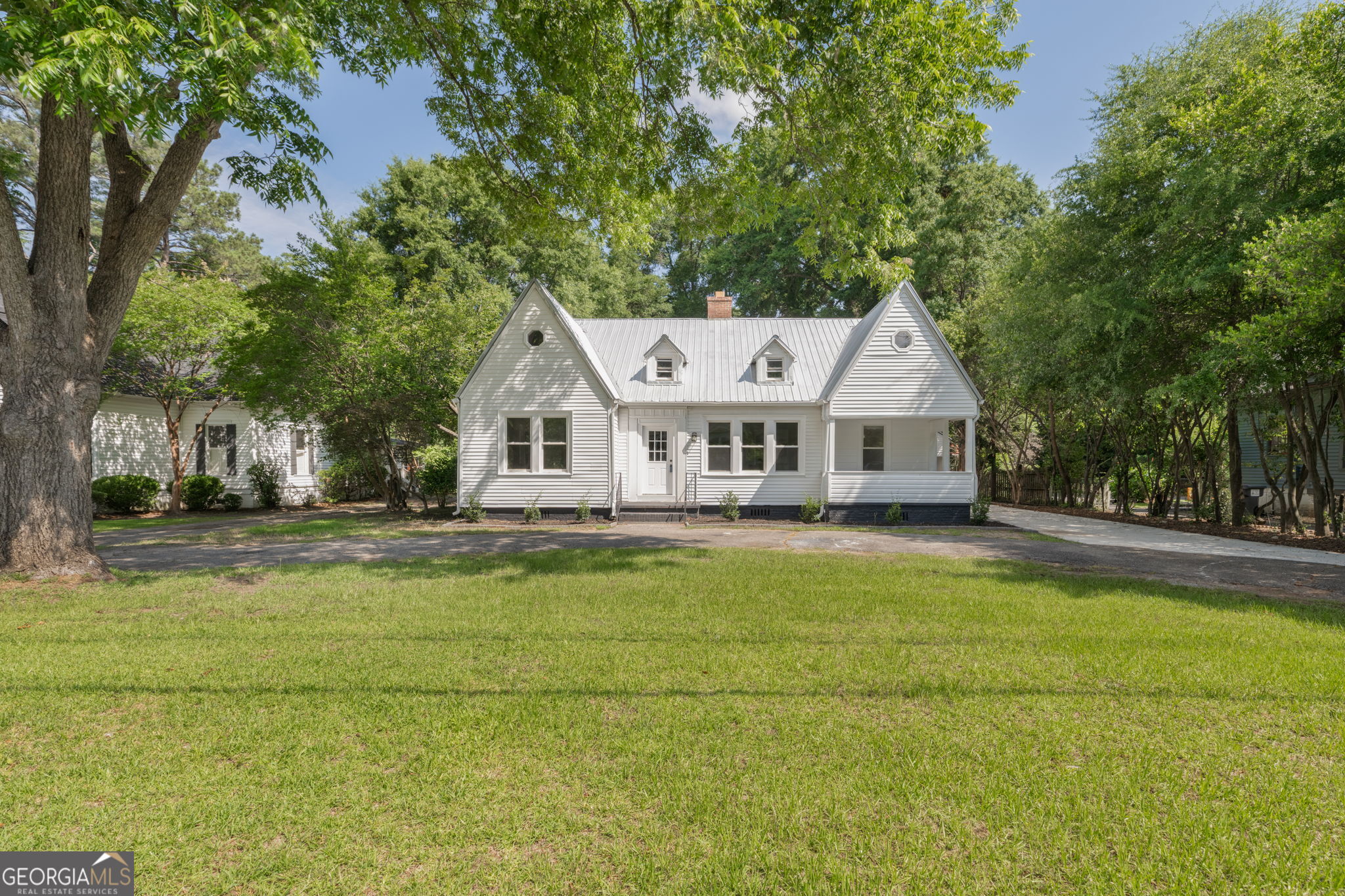 1205 Swift St — photo