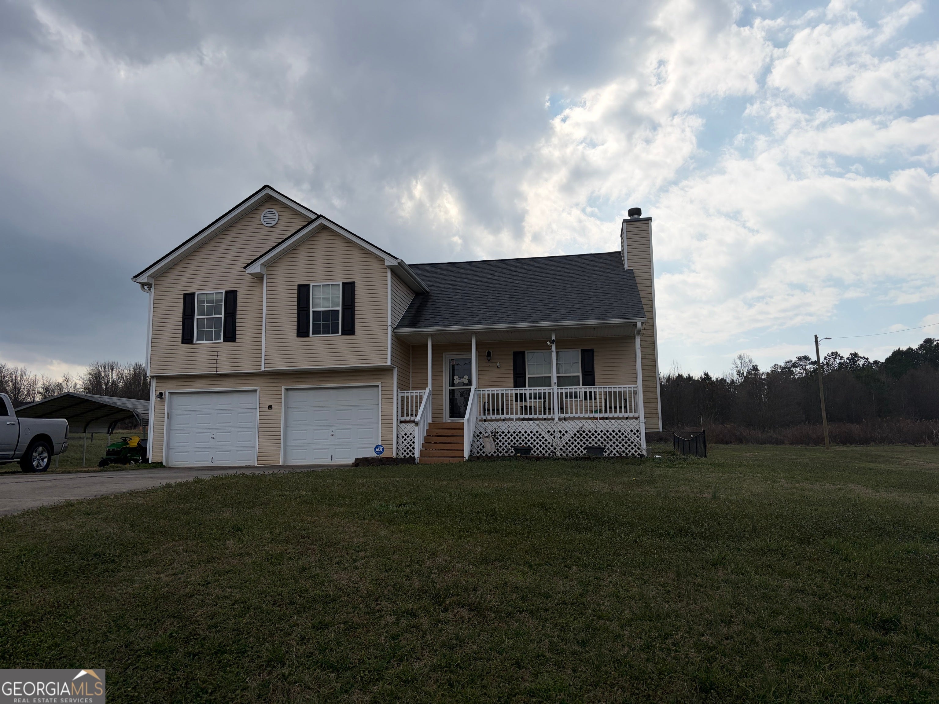 137 Stonebrooke Dr — photo