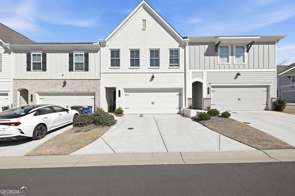 1914 Carovel Way — photo