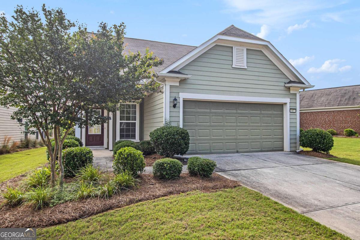 607 Larch Looper Dr — photo