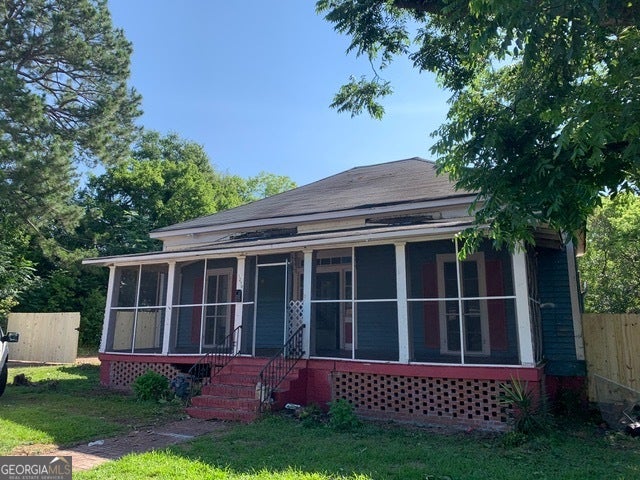 1290 Pio Nono Ave — photo