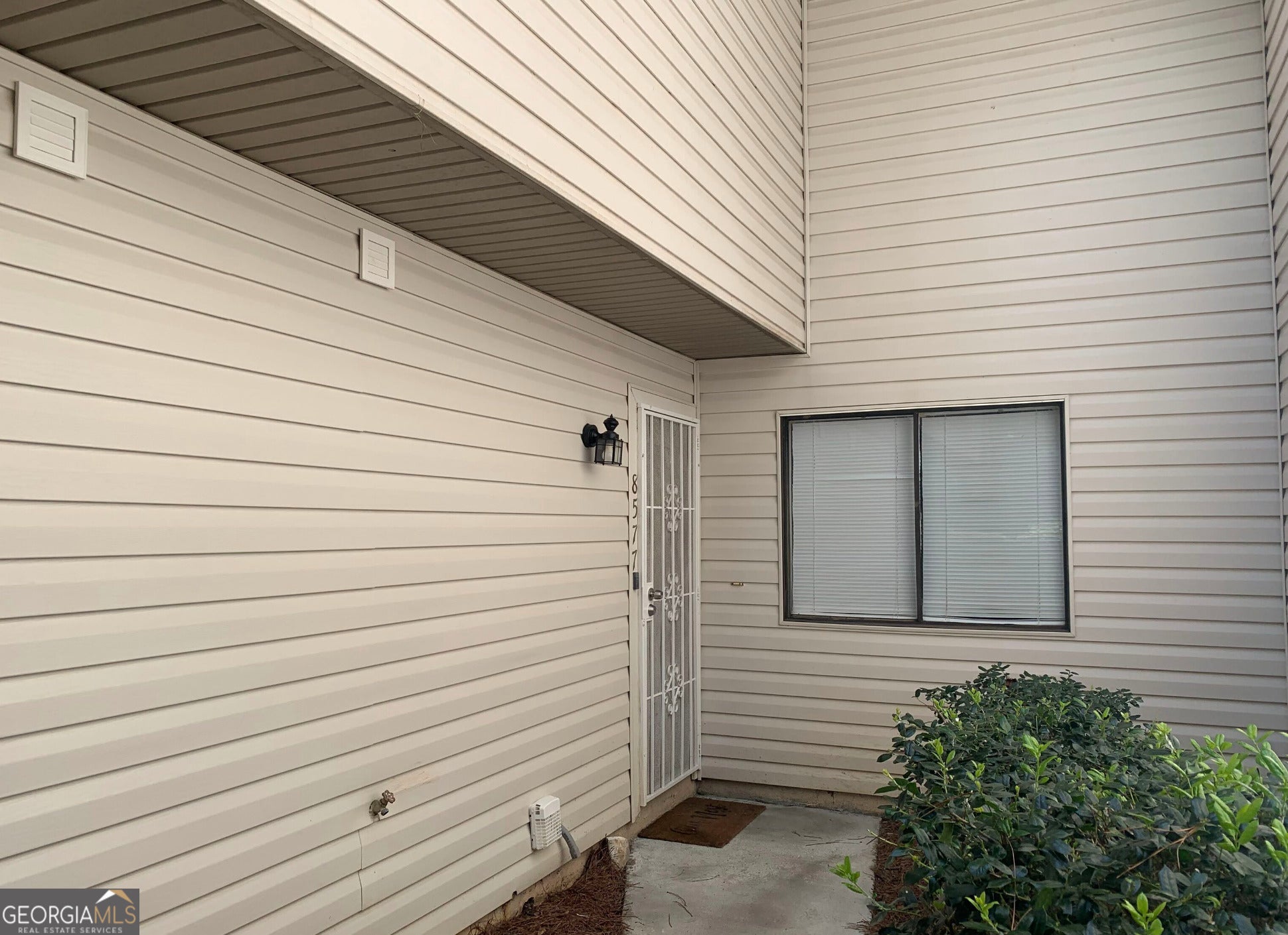 8577 Parkside Dr — photo