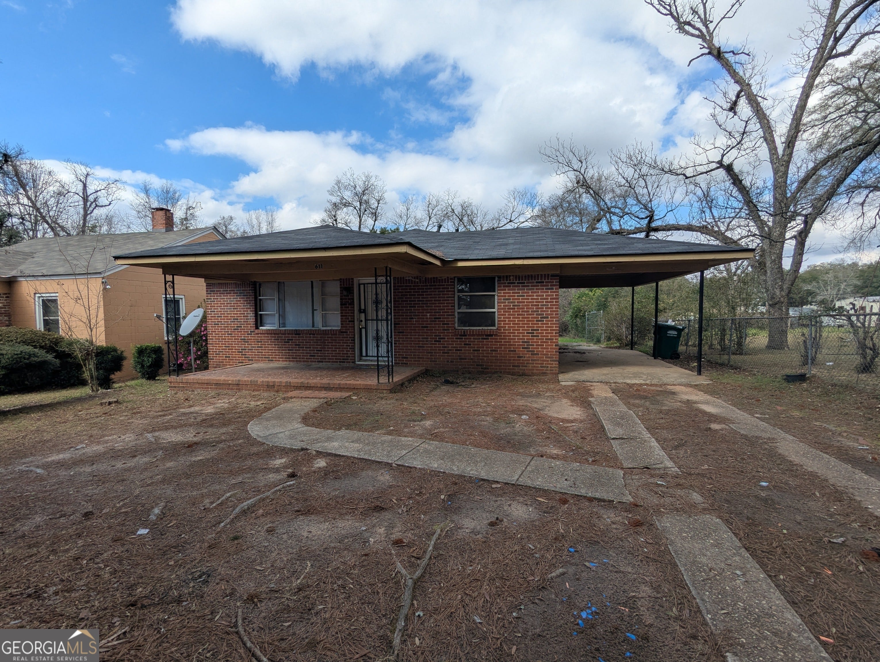611 Whitney Ave — photo