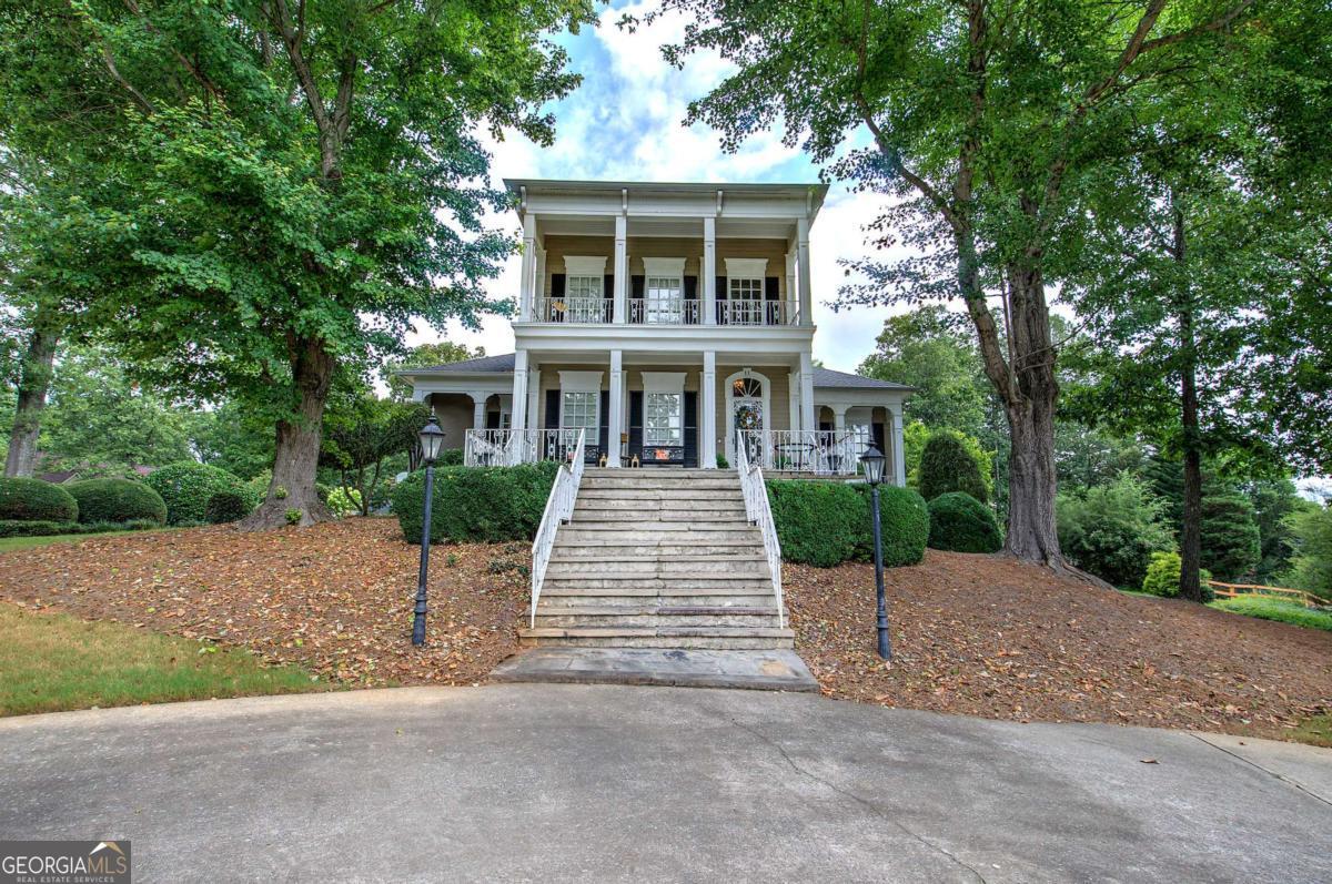11 Forest Hill Dr SW — photo