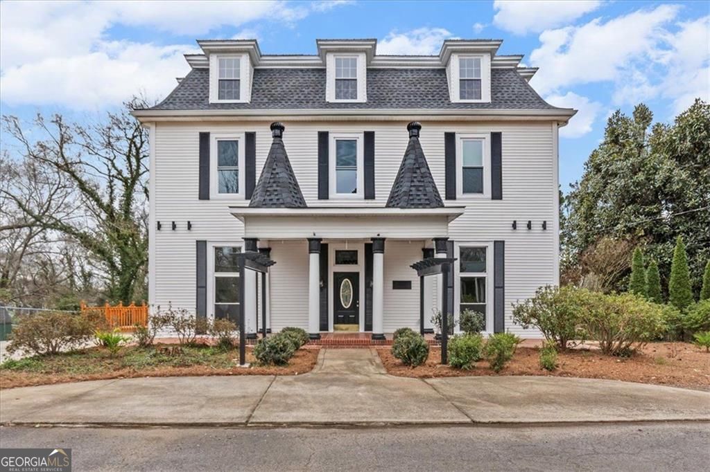 1804 Gordon Ave NE — photo