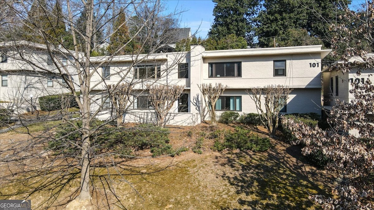 101 Ardmore Pl NW 3 — photo