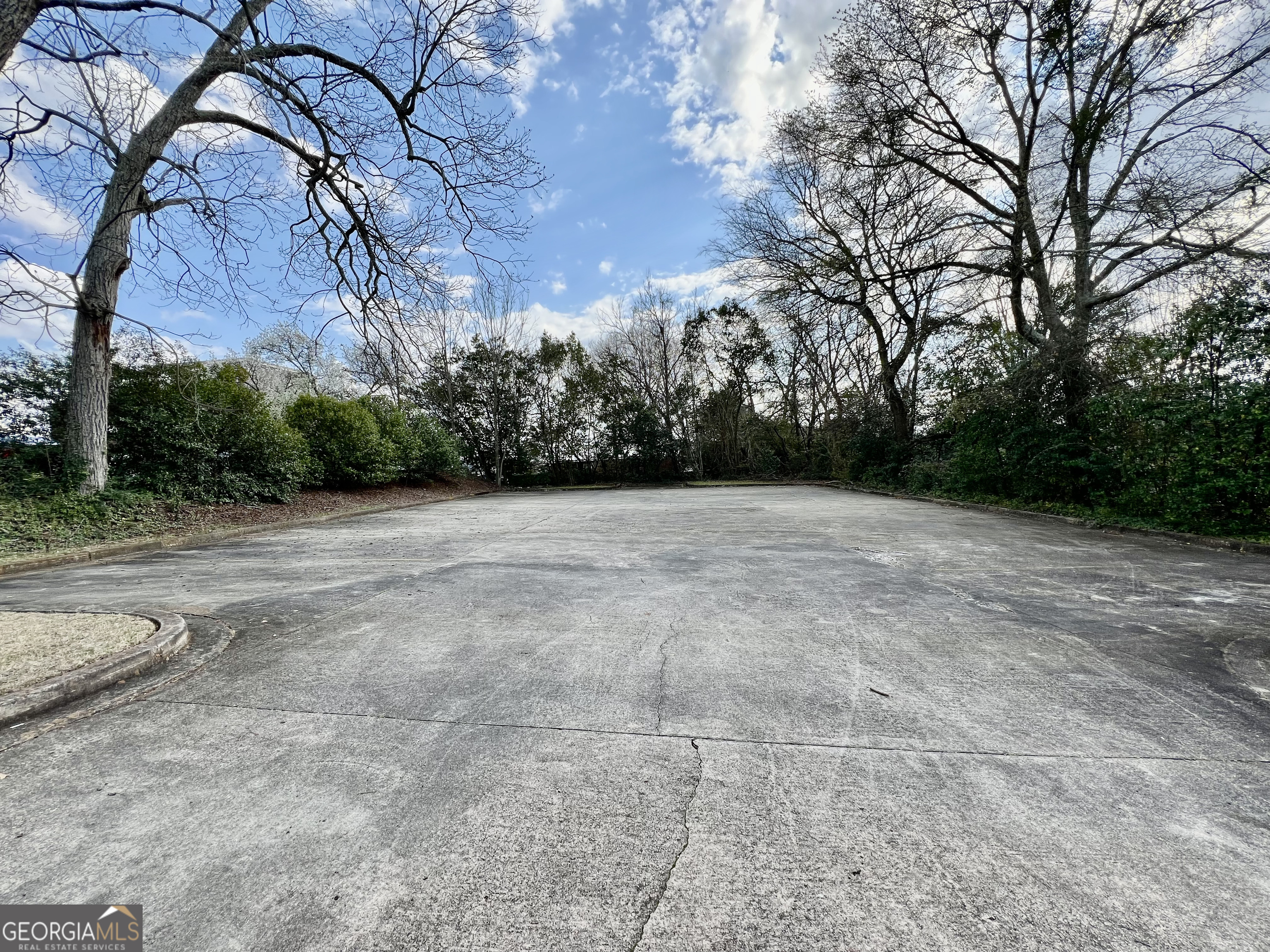 303 W Battle St — photo