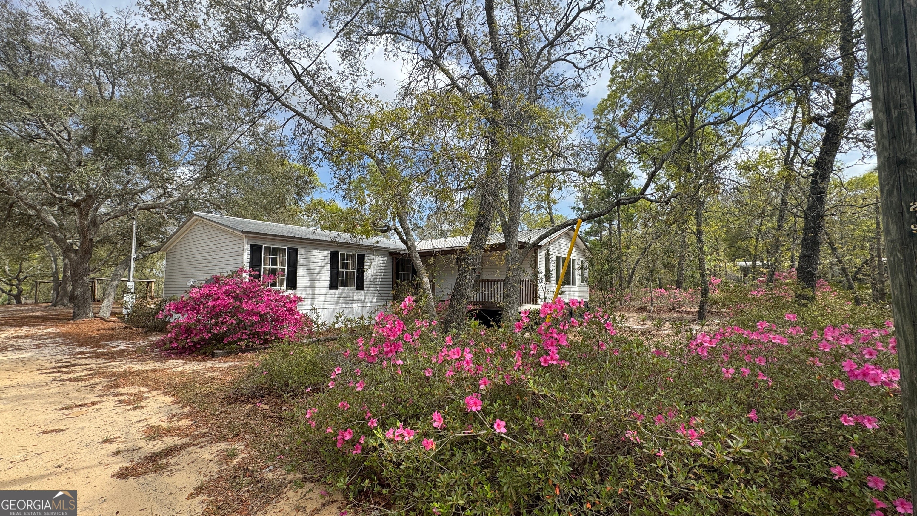 495 Mitchell Dr — photo