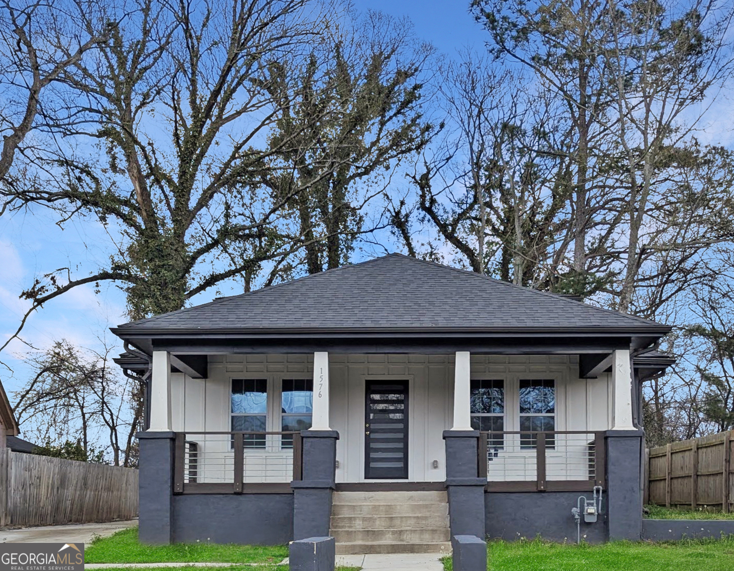 1576 Lakewood Ave SE — photo