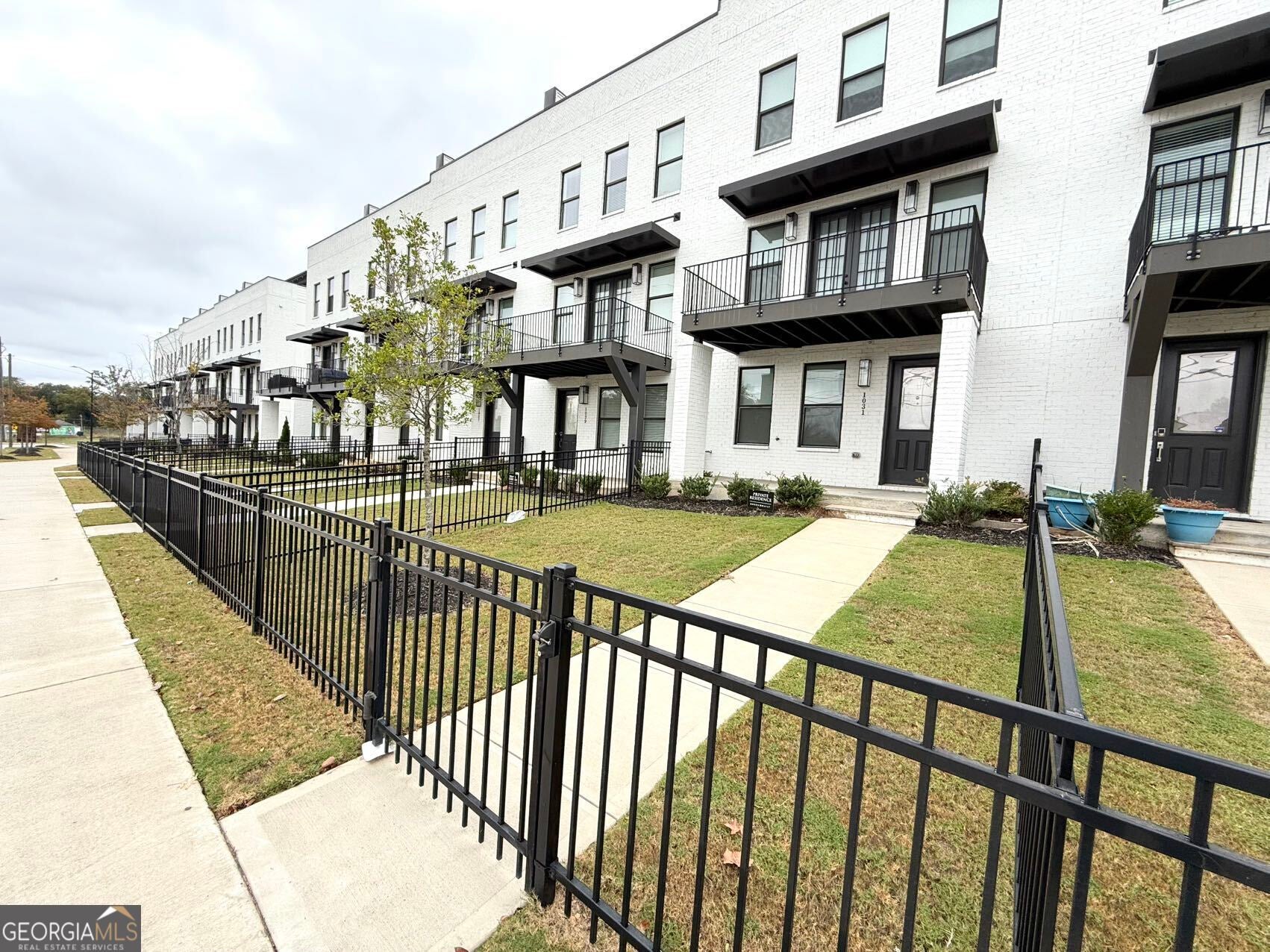 1031 Robert Smalls Way — photo