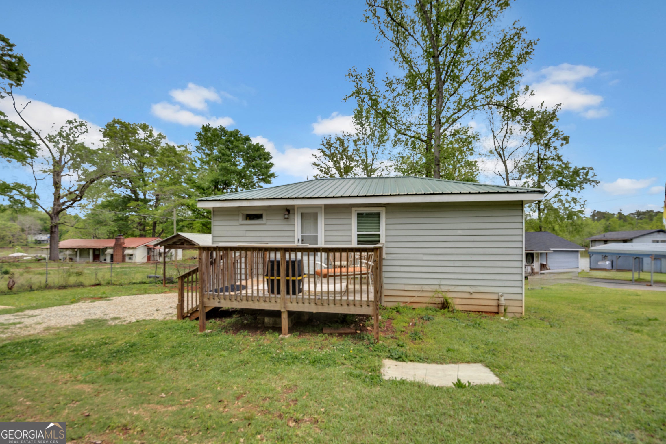 175 Cherokee Dr — photo
