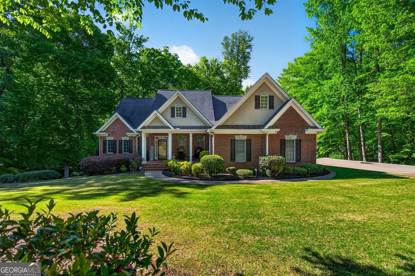 205 River Oaks Dr — photo