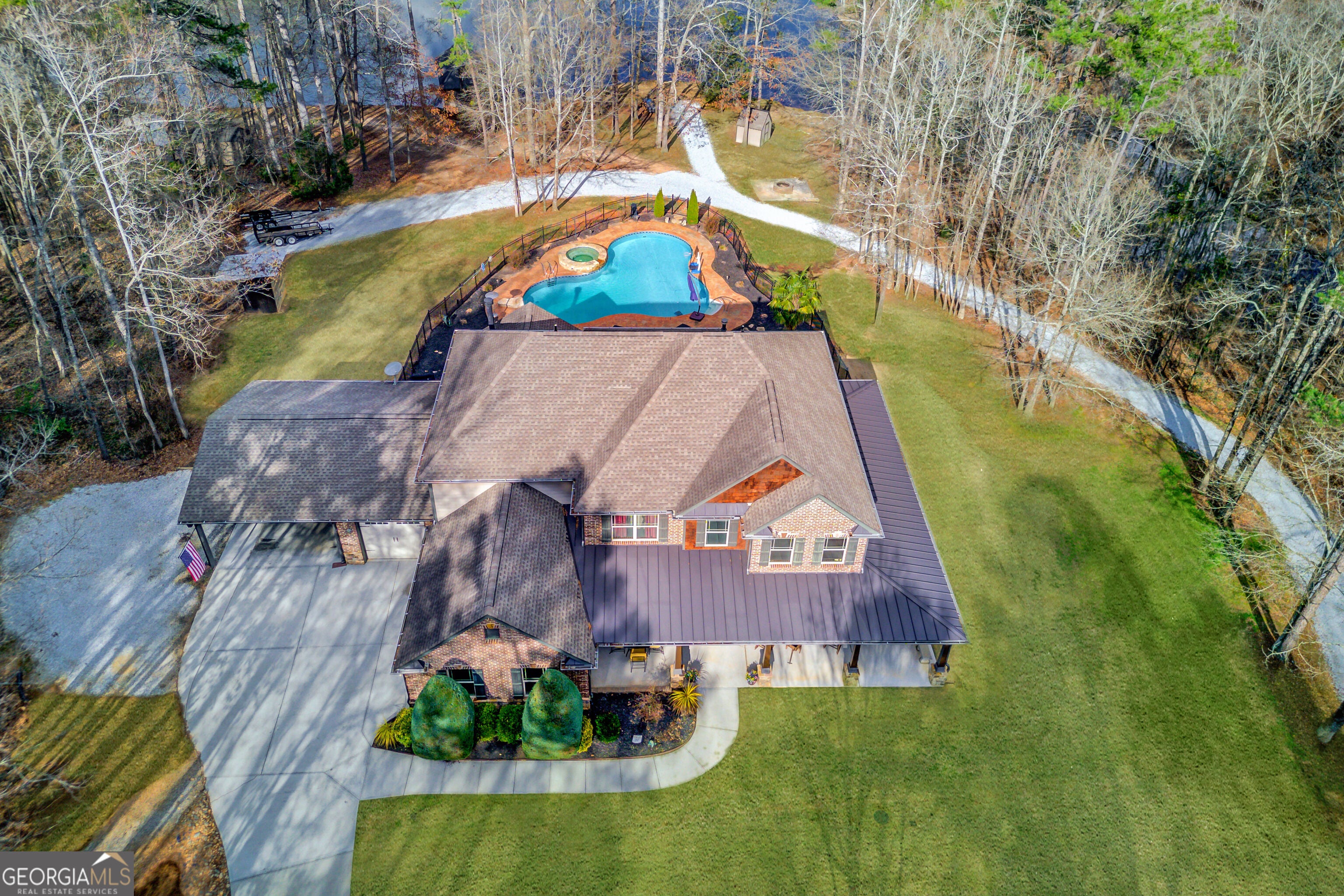 245 Lakeshore Dr — photo