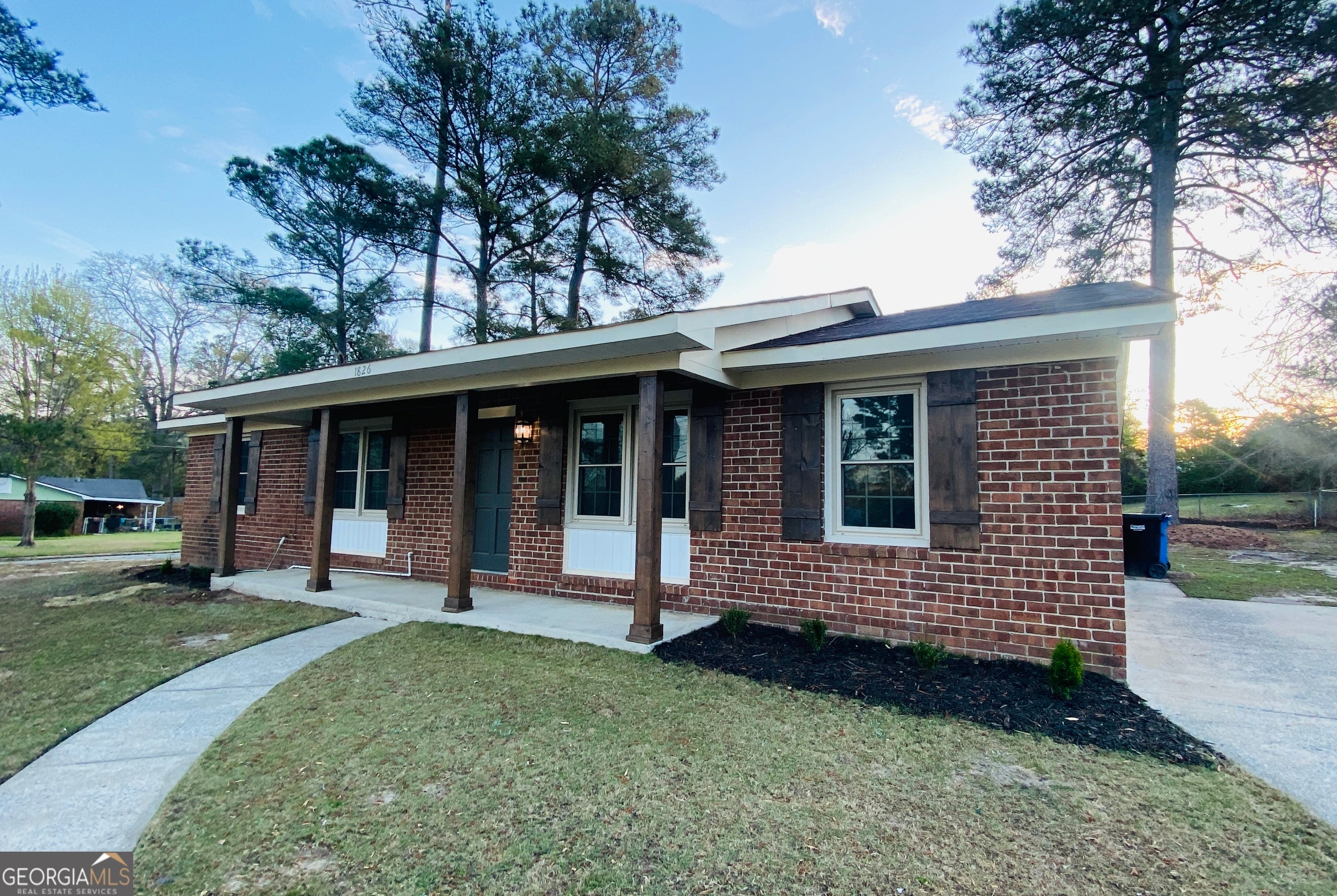 1826 Woodhollow Dr — photo