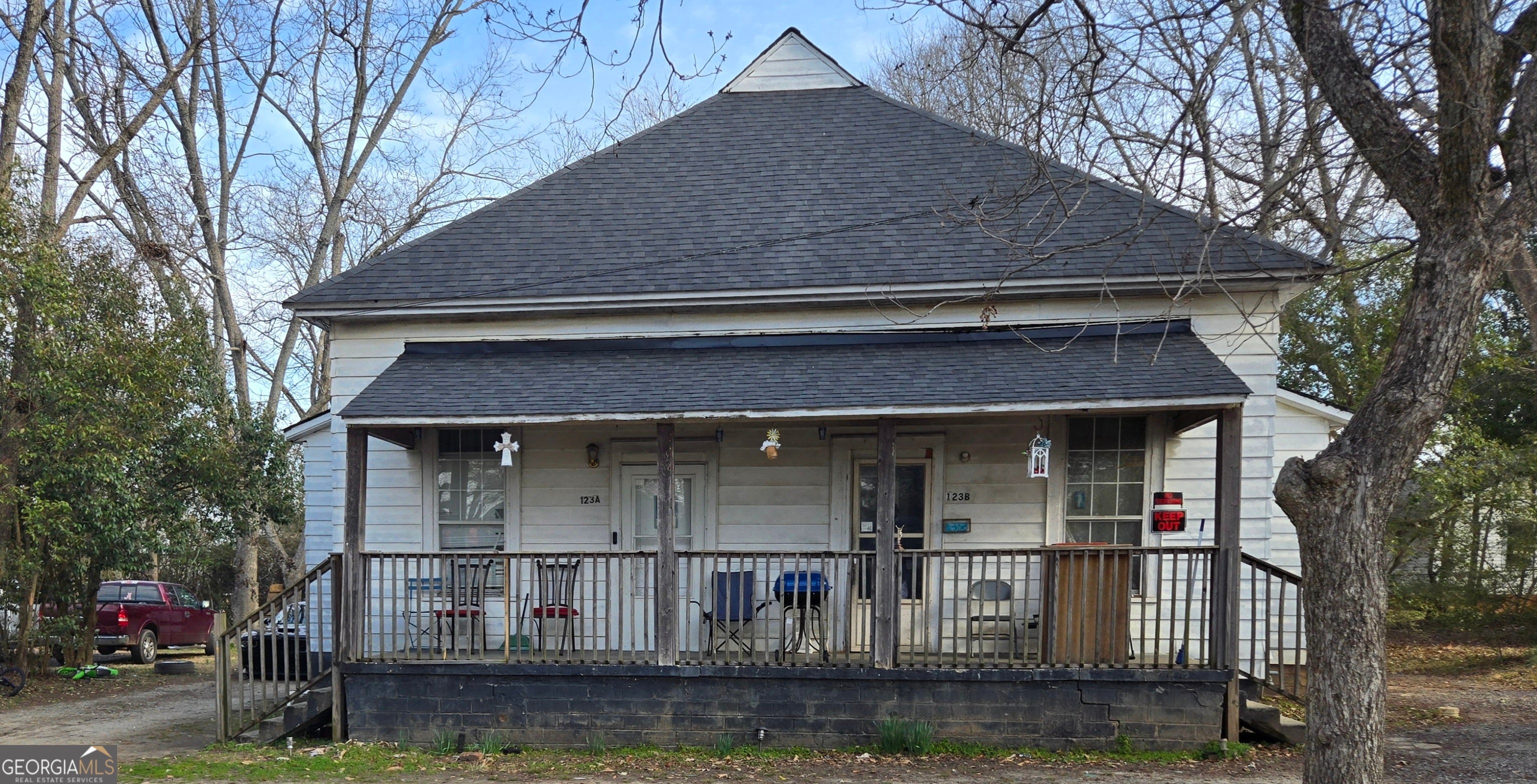 123 School St — photo
