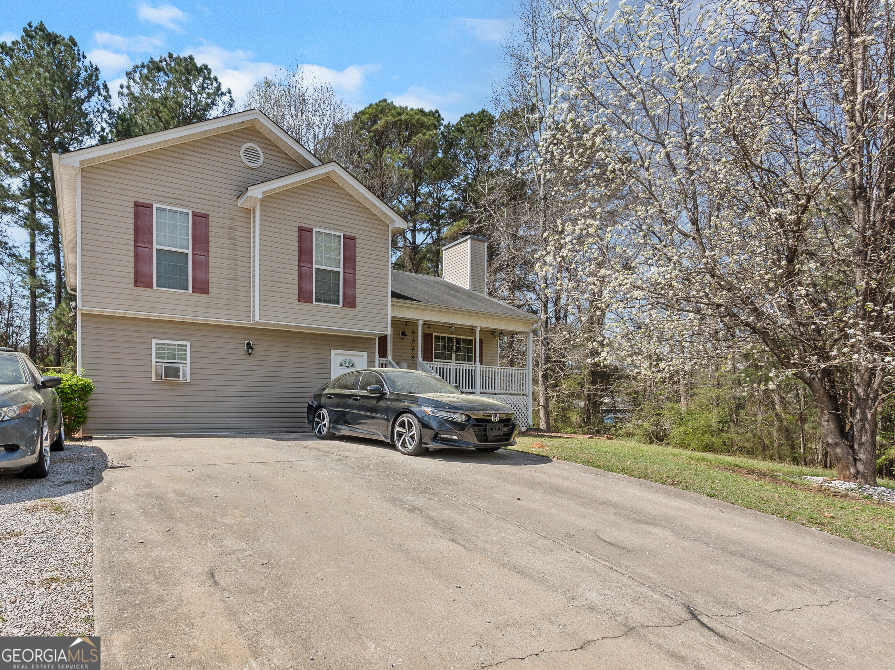 155 River Forest Dr NE — photo