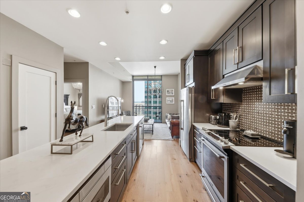 3040 Peachtree Rd 1514 — photo
