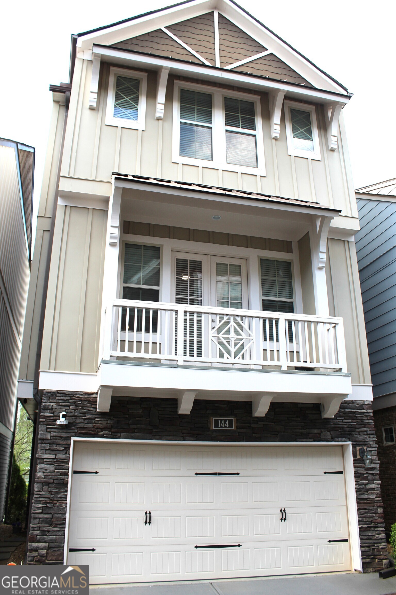 144 Blakemore Dr SE — photo