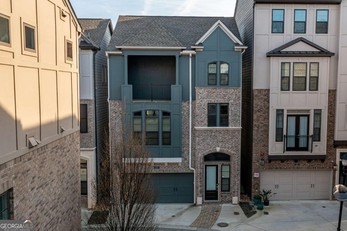 529 Broadview Pl NE — photo