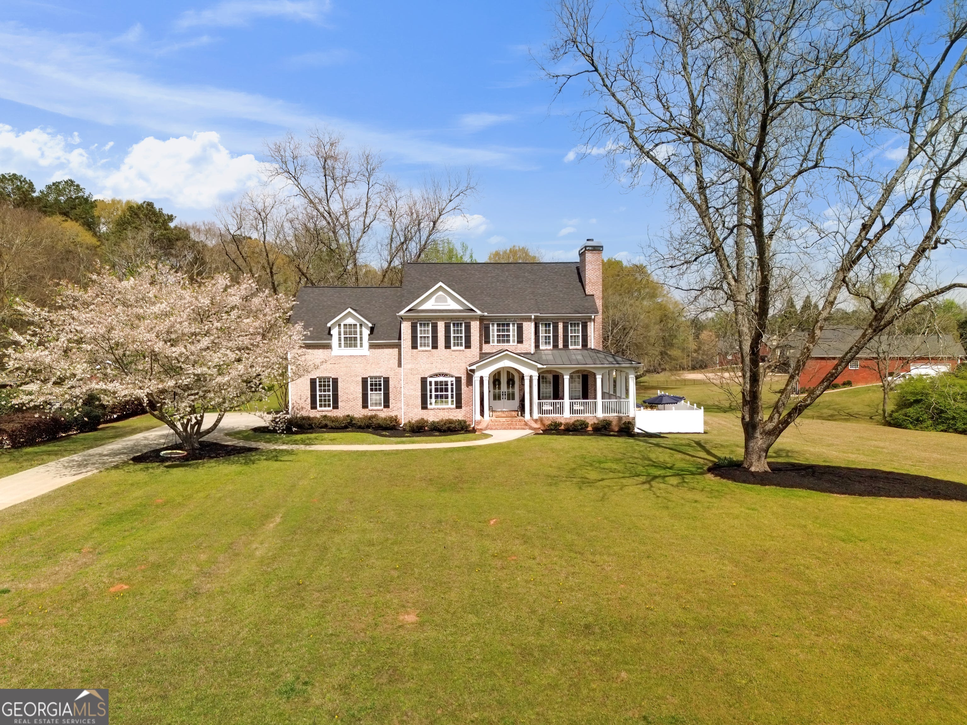 120 Lake Park Dr — photo
