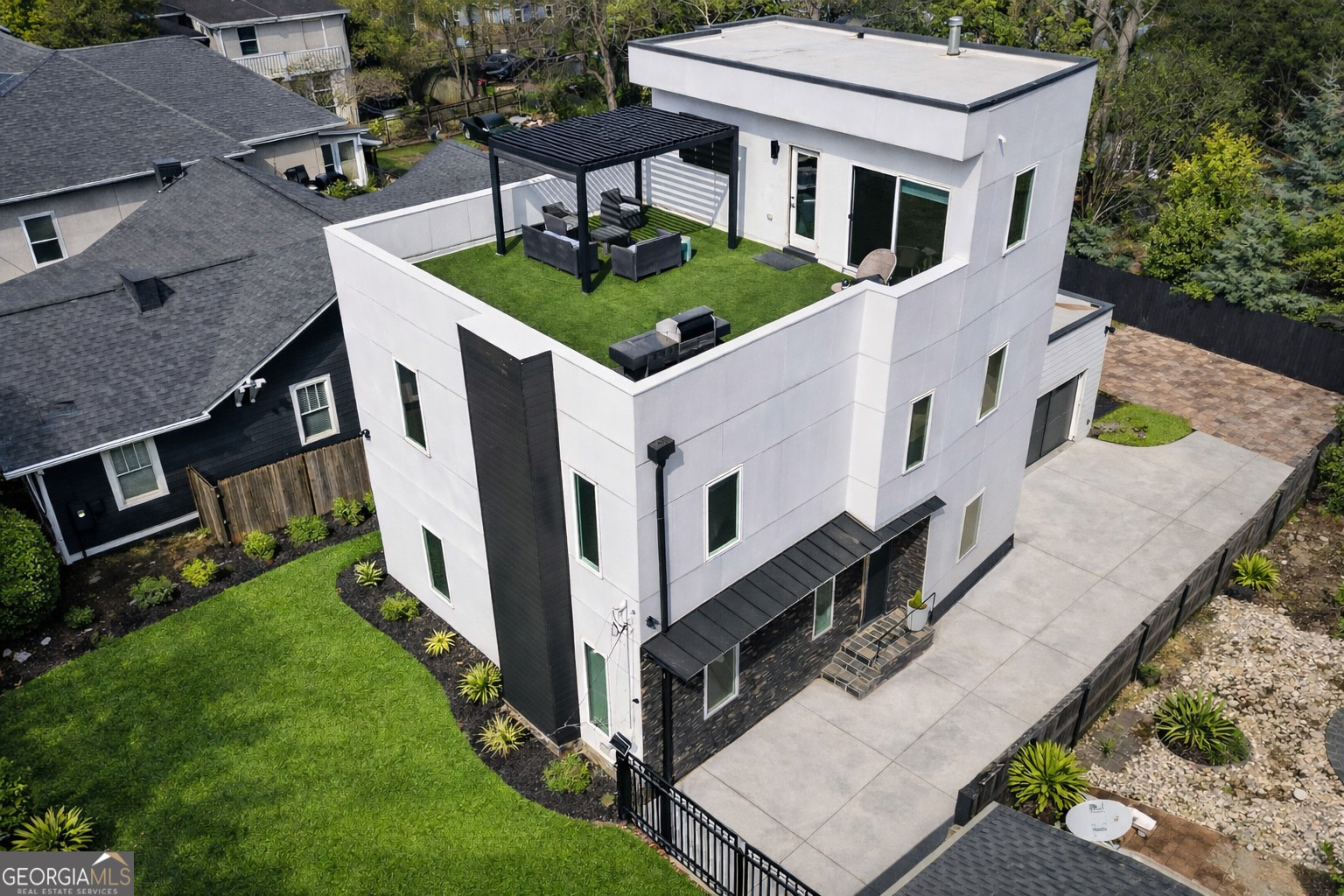126 Moreland Ave SE — photo