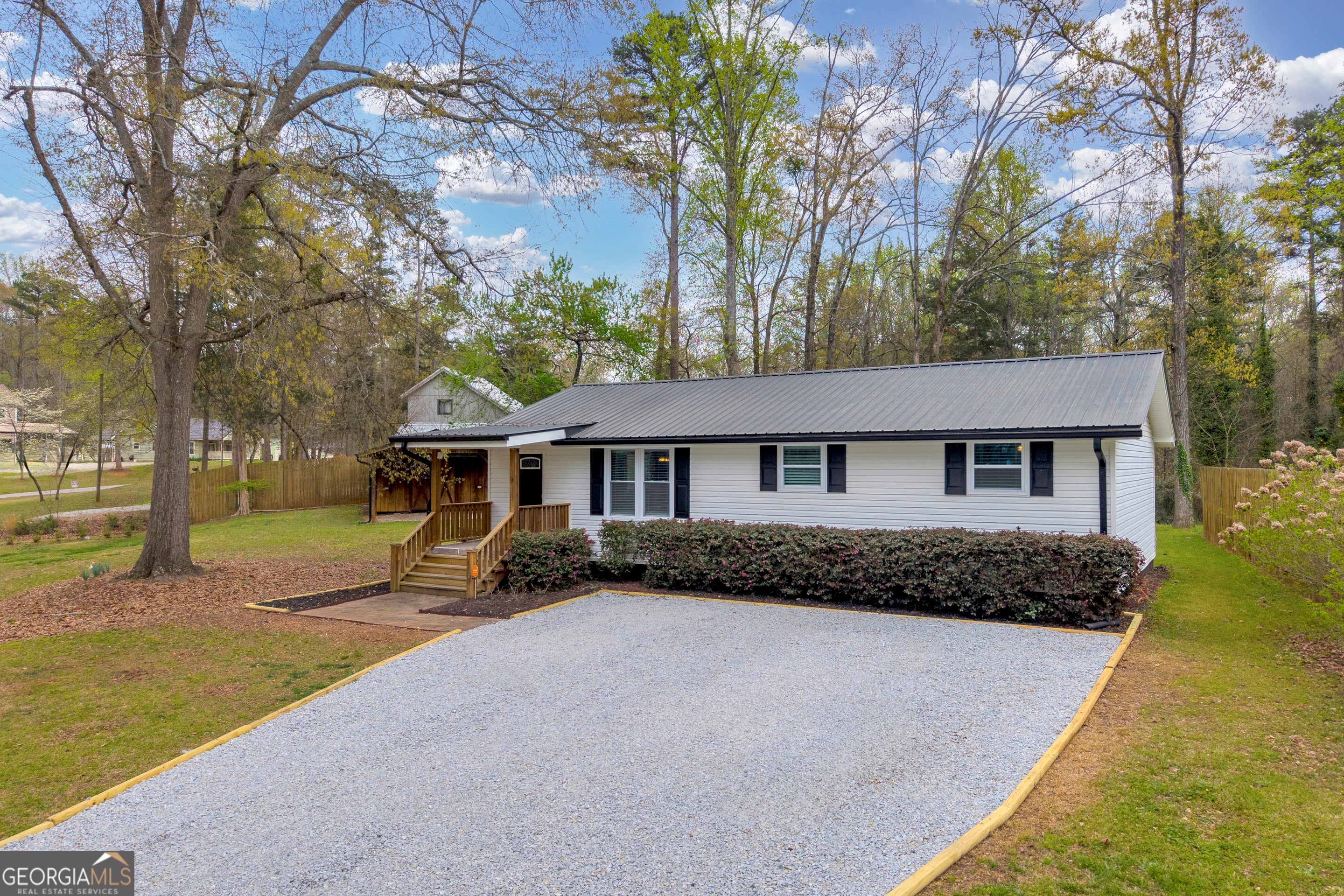 455 Lake View Dr — photo