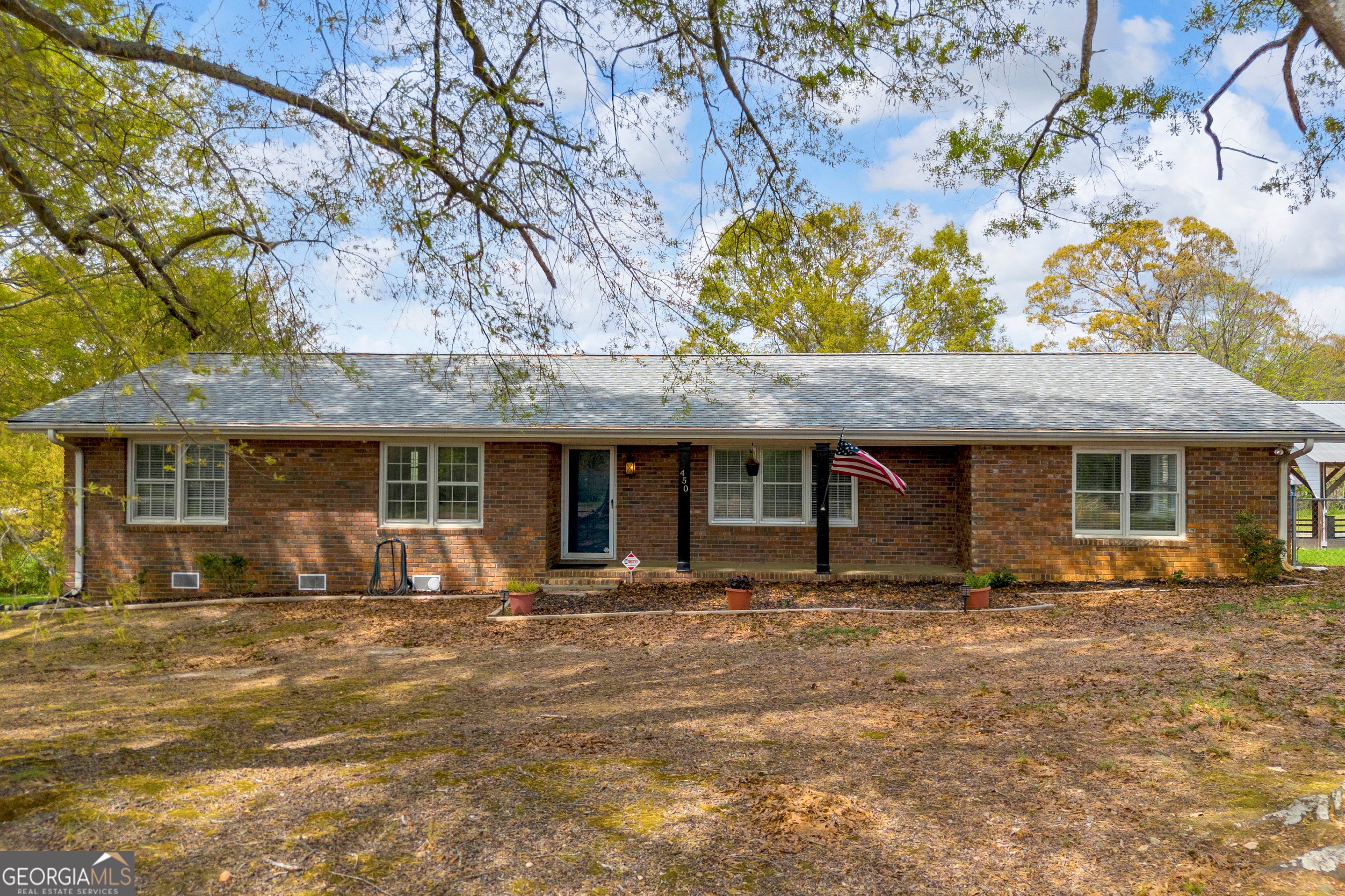 450 N Clarks Creek Rd — photo