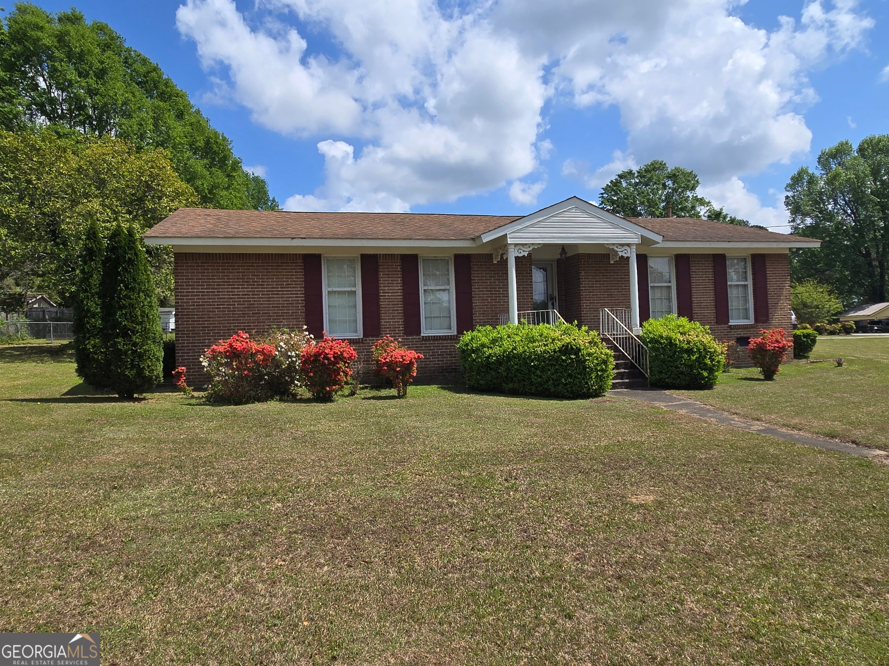 101 Skyline Dr — photo
