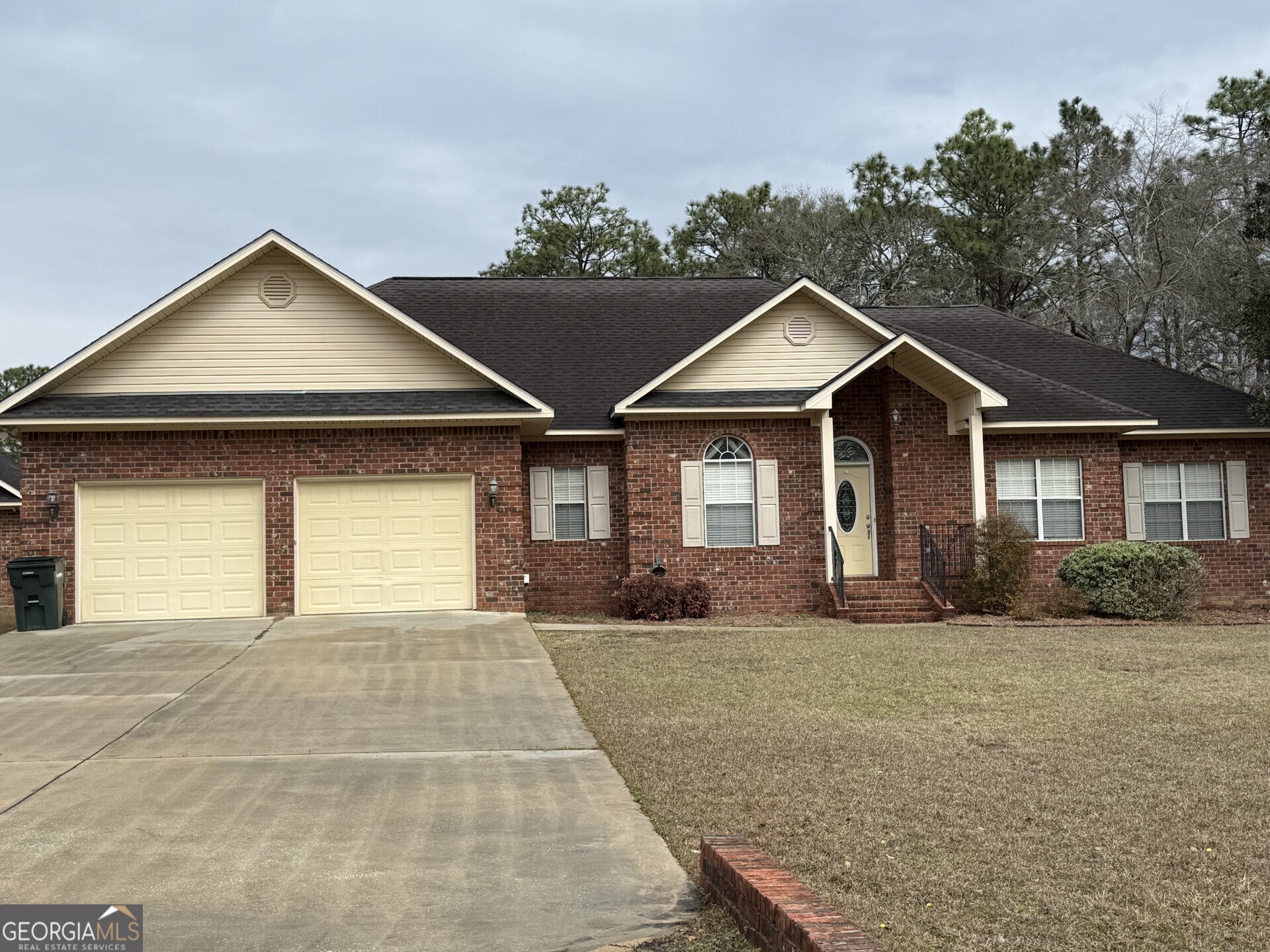 102 Oak Cir — photo