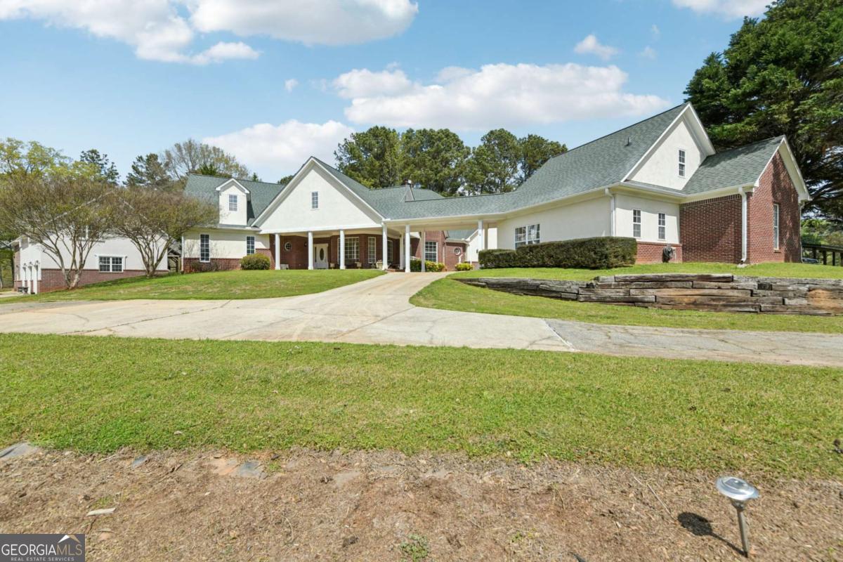 228 Indian Creek Rd — photo