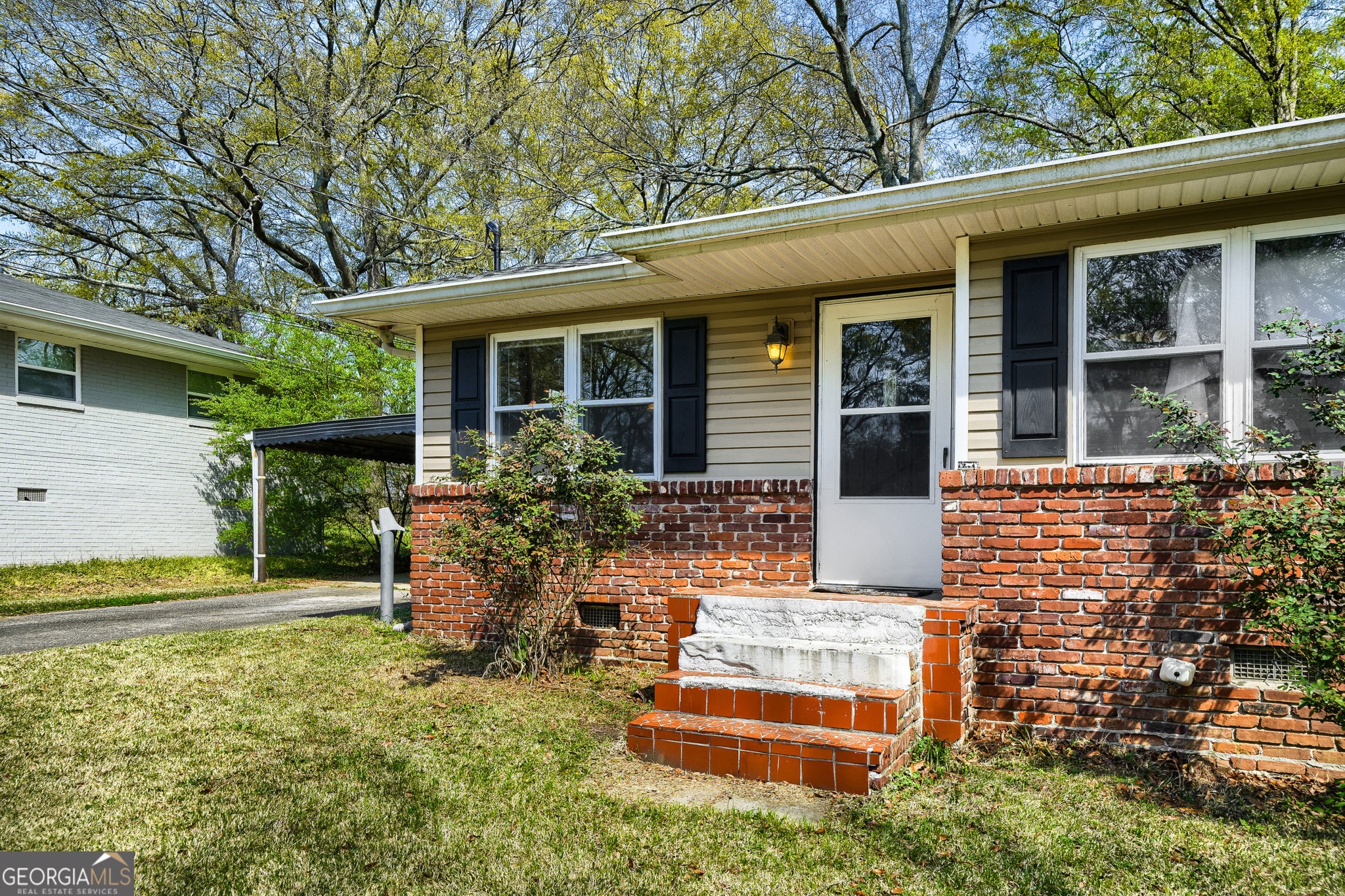 8504 Meadowbrook Dr — photo