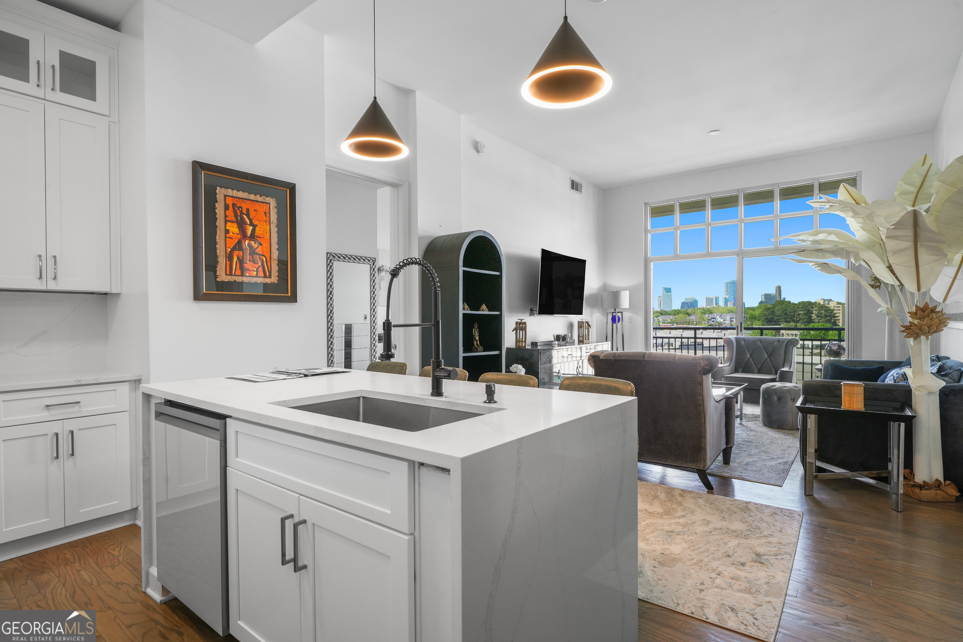 711 Cosmopolitan Dr NE 815 — photo