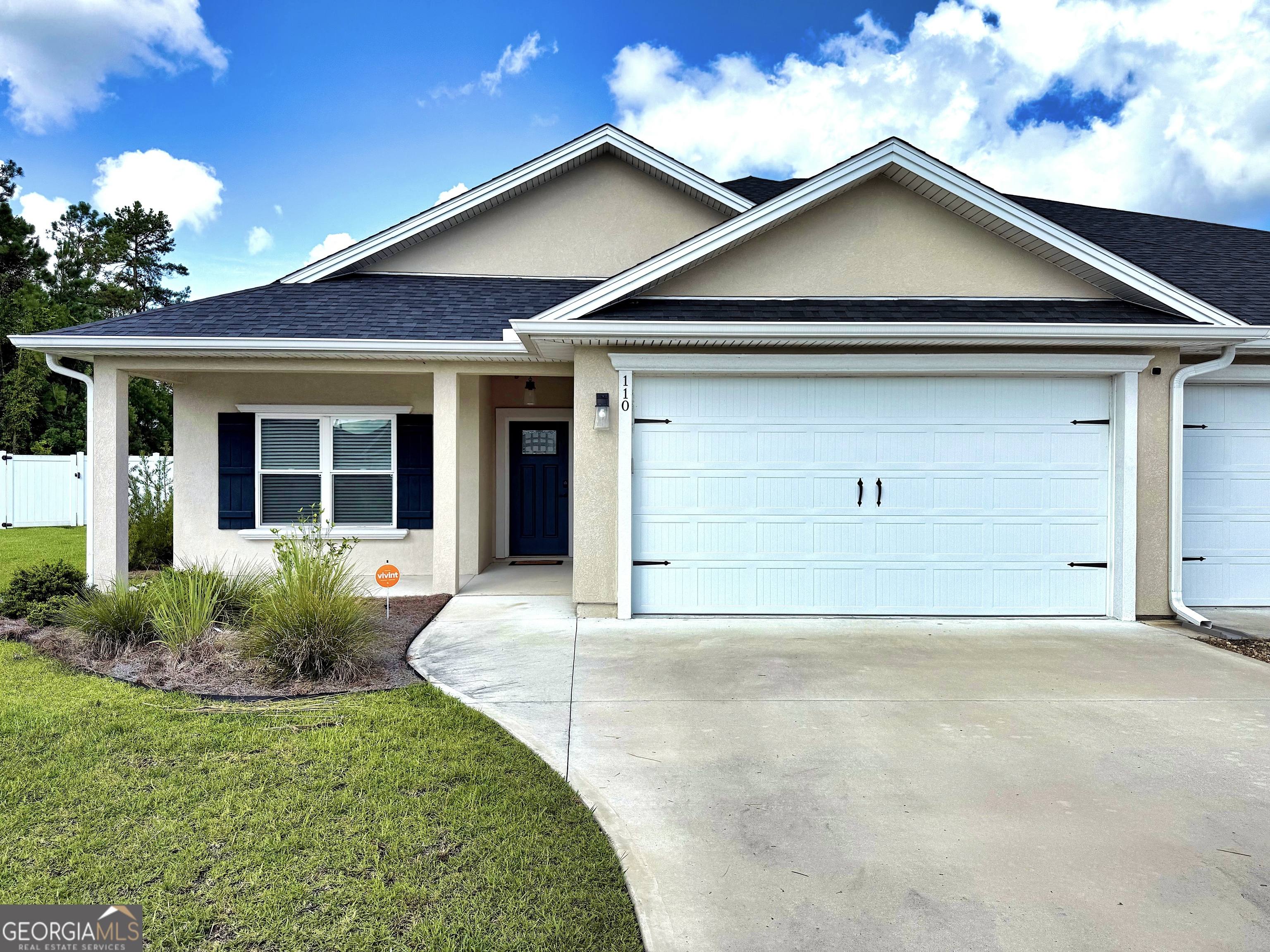 110 The Villas Way — photo