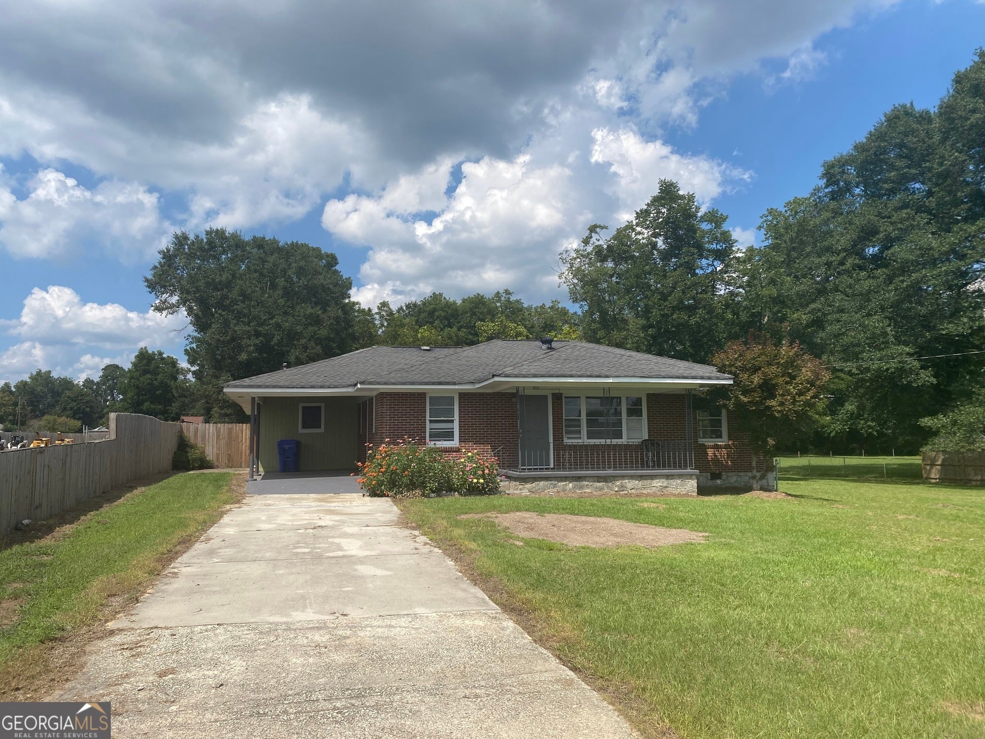 1034 Fairground St SE — photo