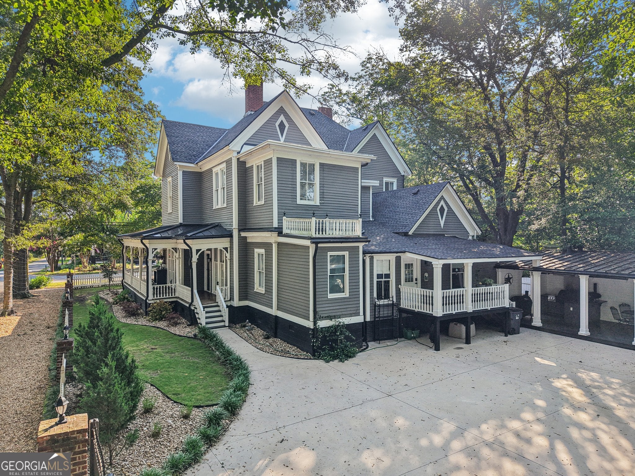 207 E Hightower Trl — photo
