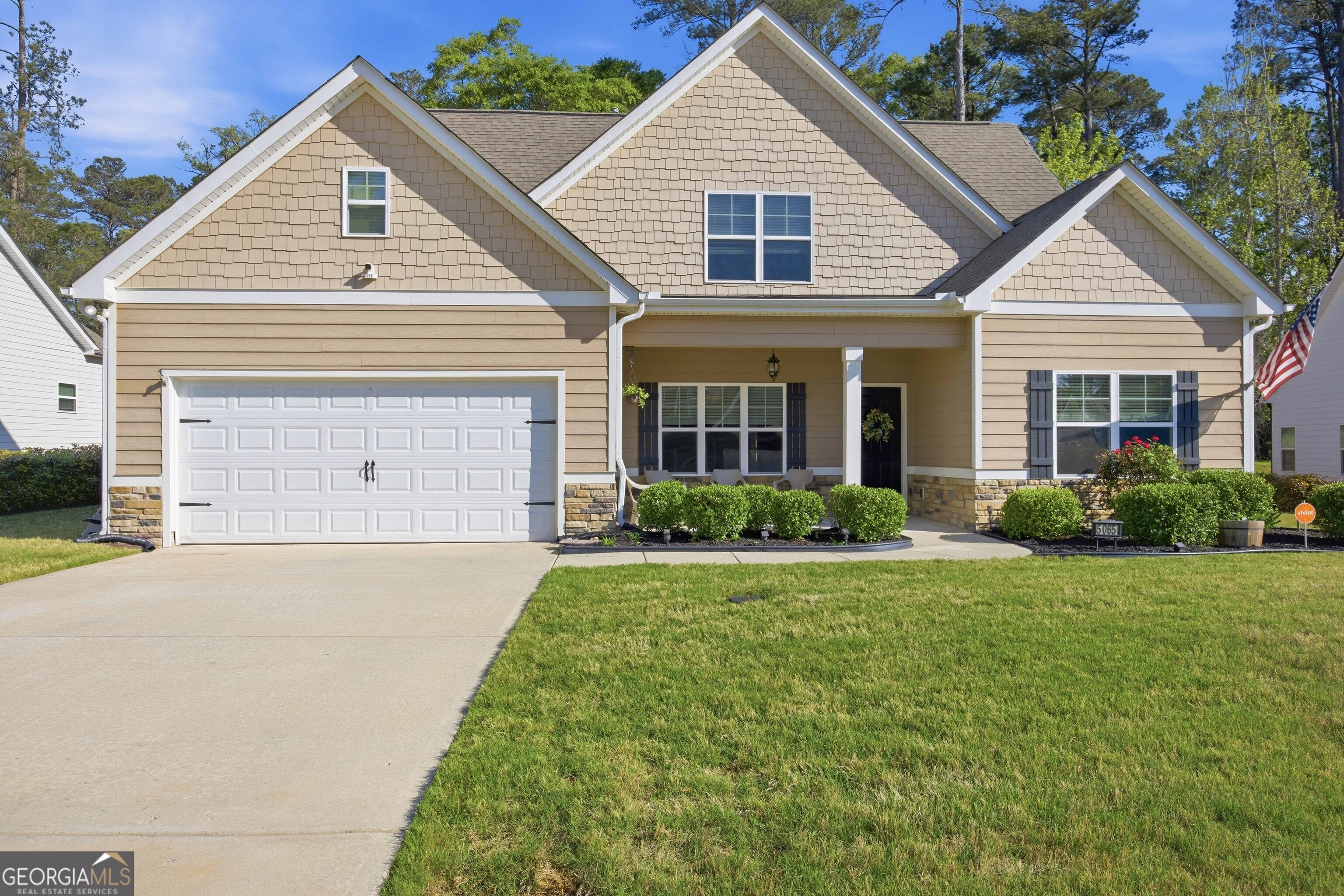 5065 Pond View Dr — photo
