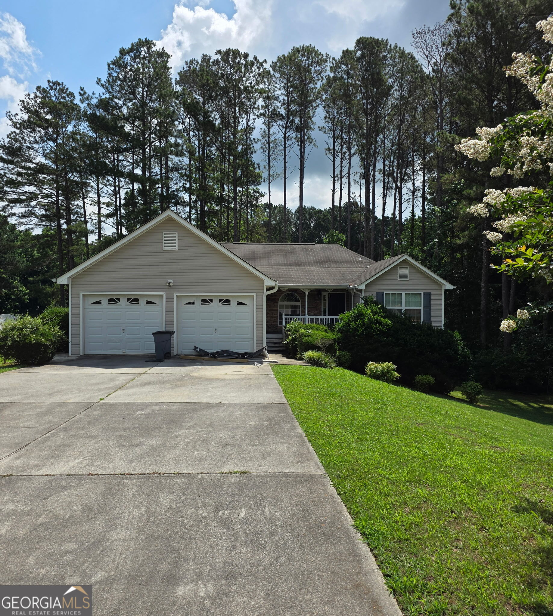 400 Megan Pl — photo