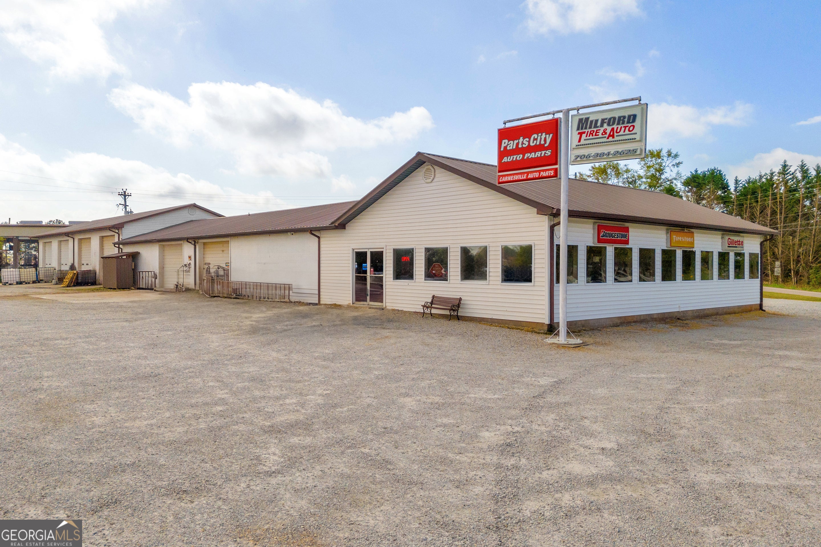 10558 Highway 106 — photo
