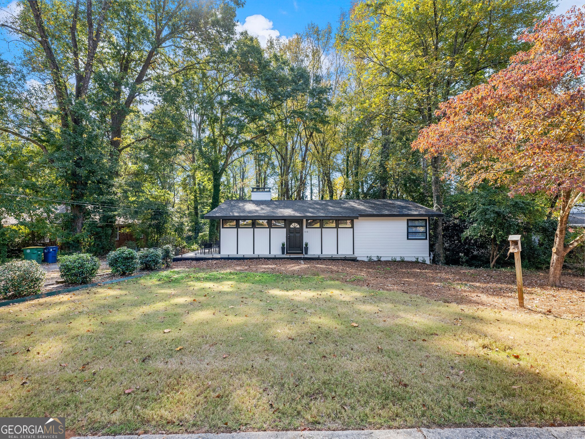 160 Riverdale Dr — photo