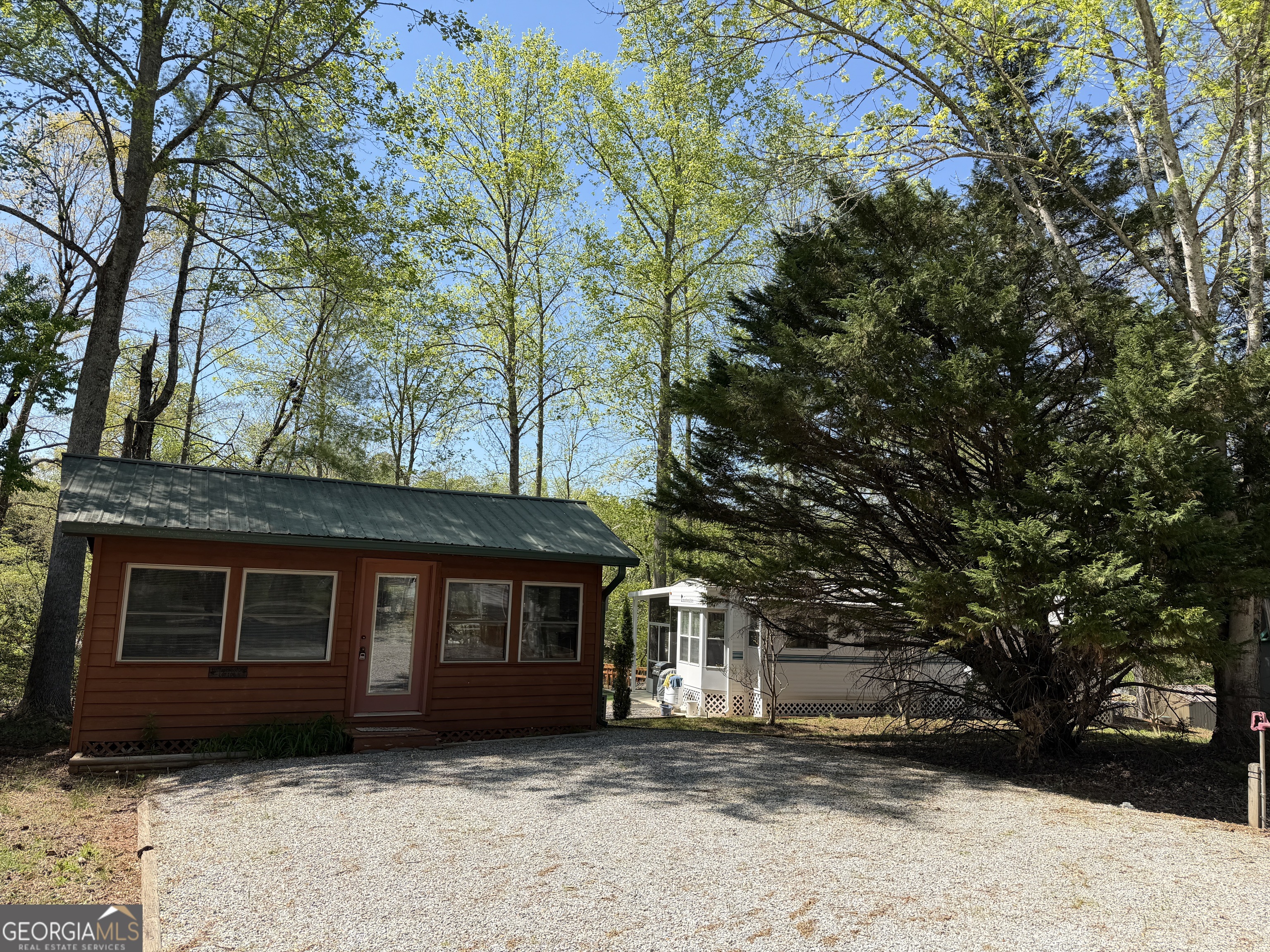 111 Maple Wood Ln — photo
