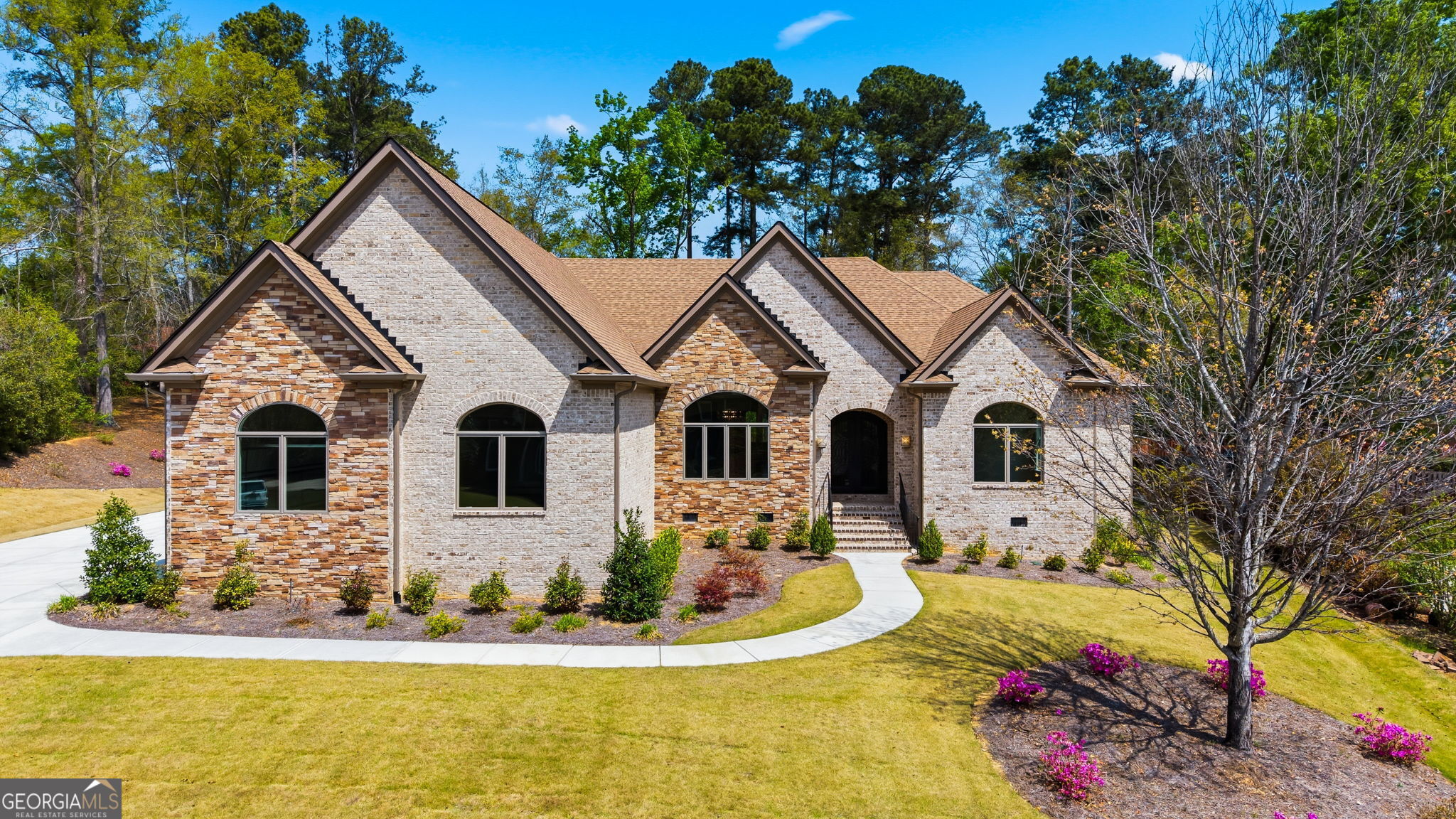 607 W Lake Cir — photo
