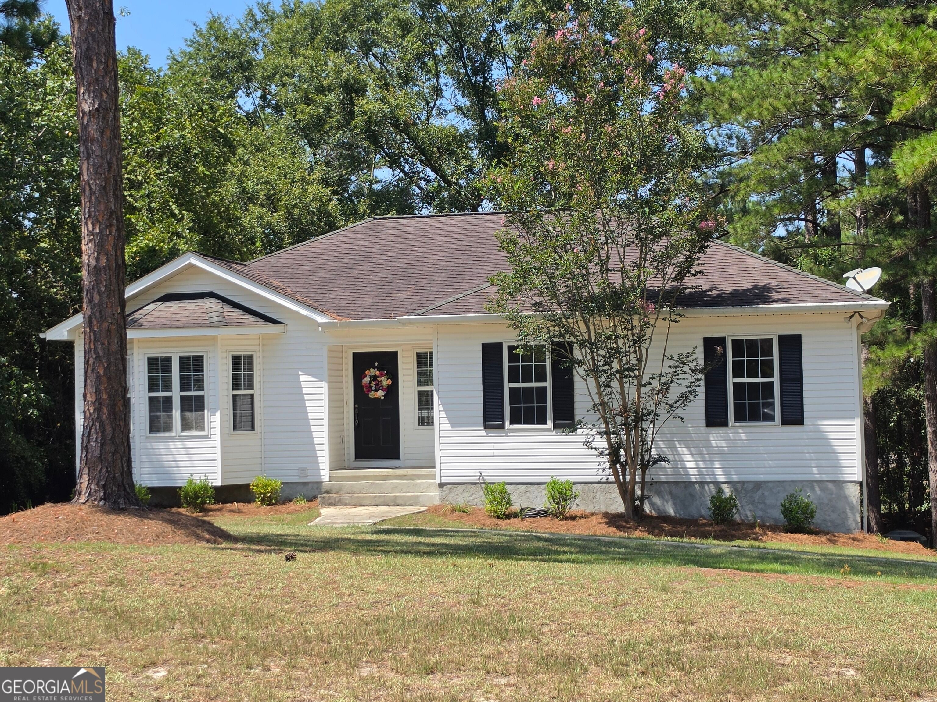 704 Hillwood Dr — photo