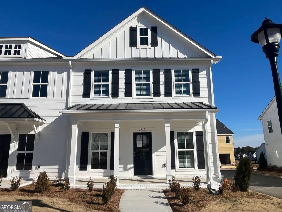 1719 Prospect Way — photo