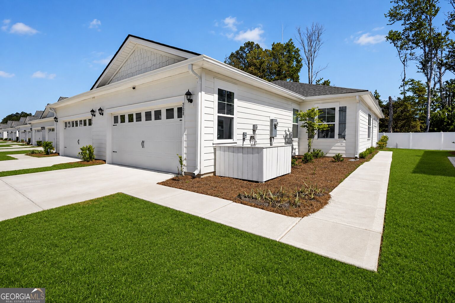 208 Holloway Hl — photo