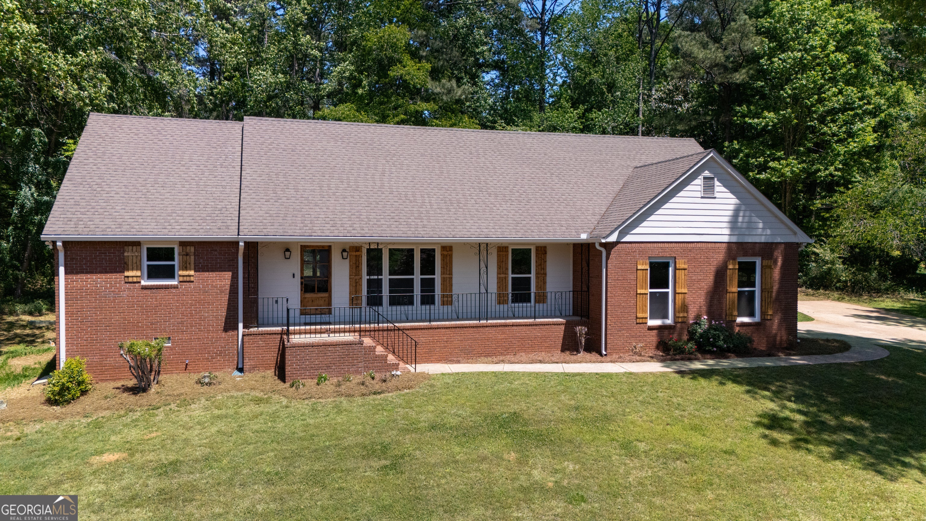 406 Ashford Cir — photo