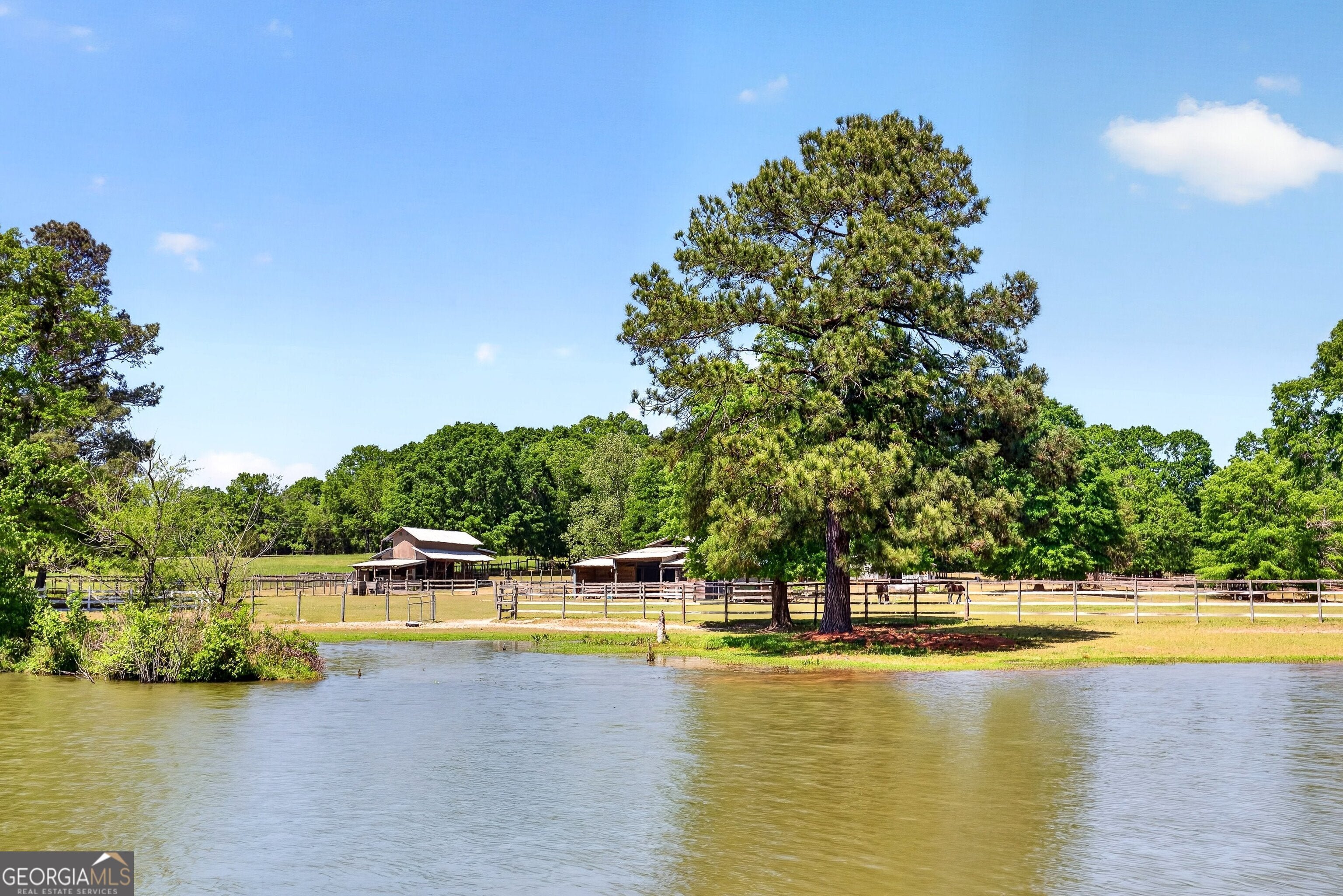 511 W Mcintosh Rd — photo