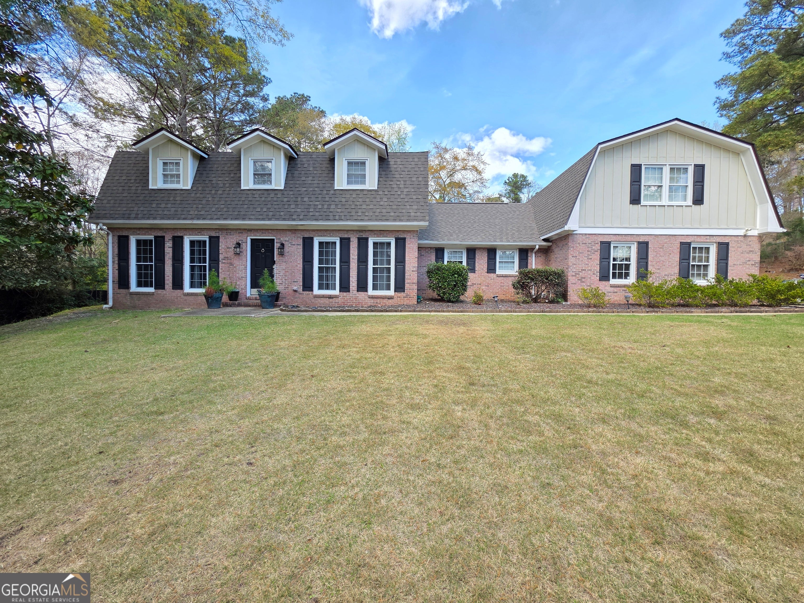 1531 Dartmouth Rd — photo