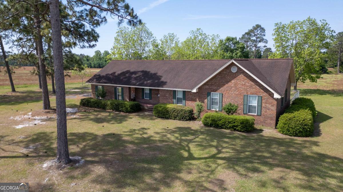 68 Smart Road, Baxley, GA 31513 — photo 2