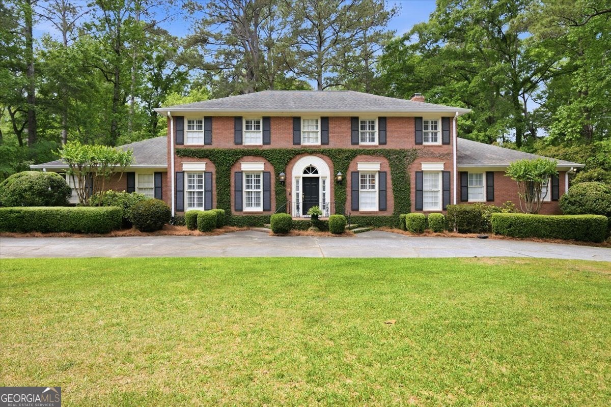 5044 Wellington Dr — photo